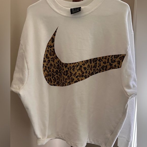 Nike White Sweater with Leopard Print Logo - Picture 2 of 4